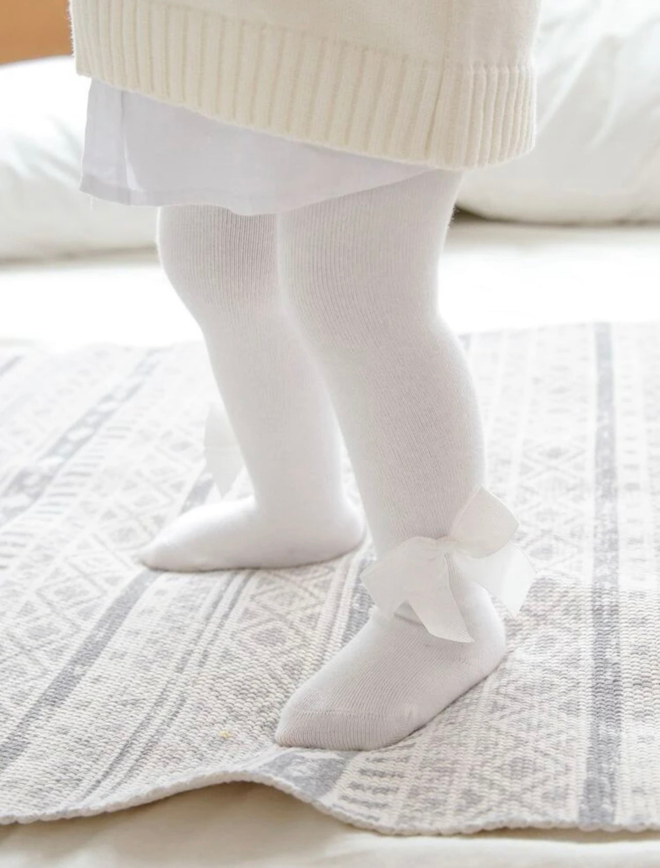 Soft bow stockings