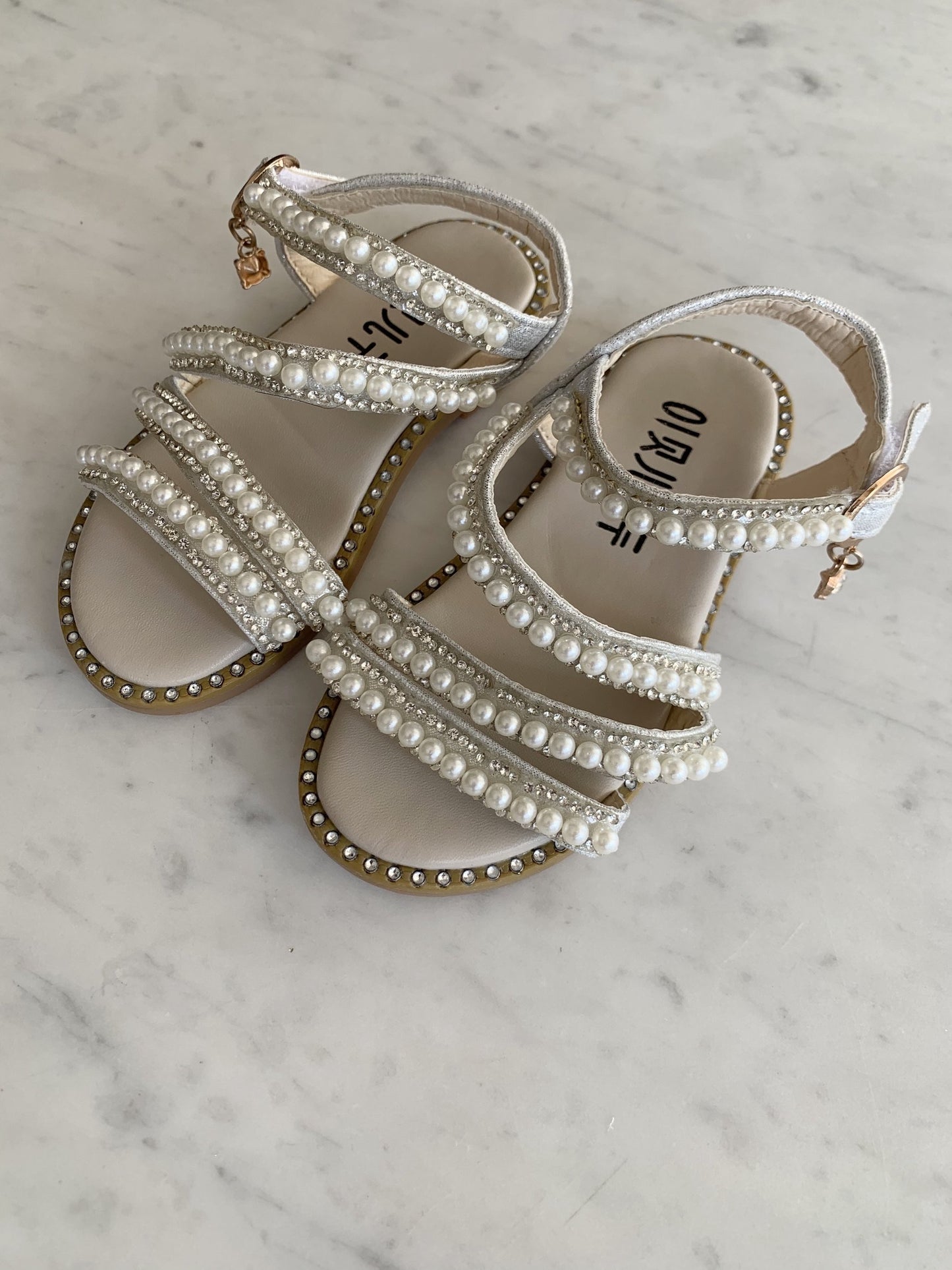 Exquisite Pearl Sandals