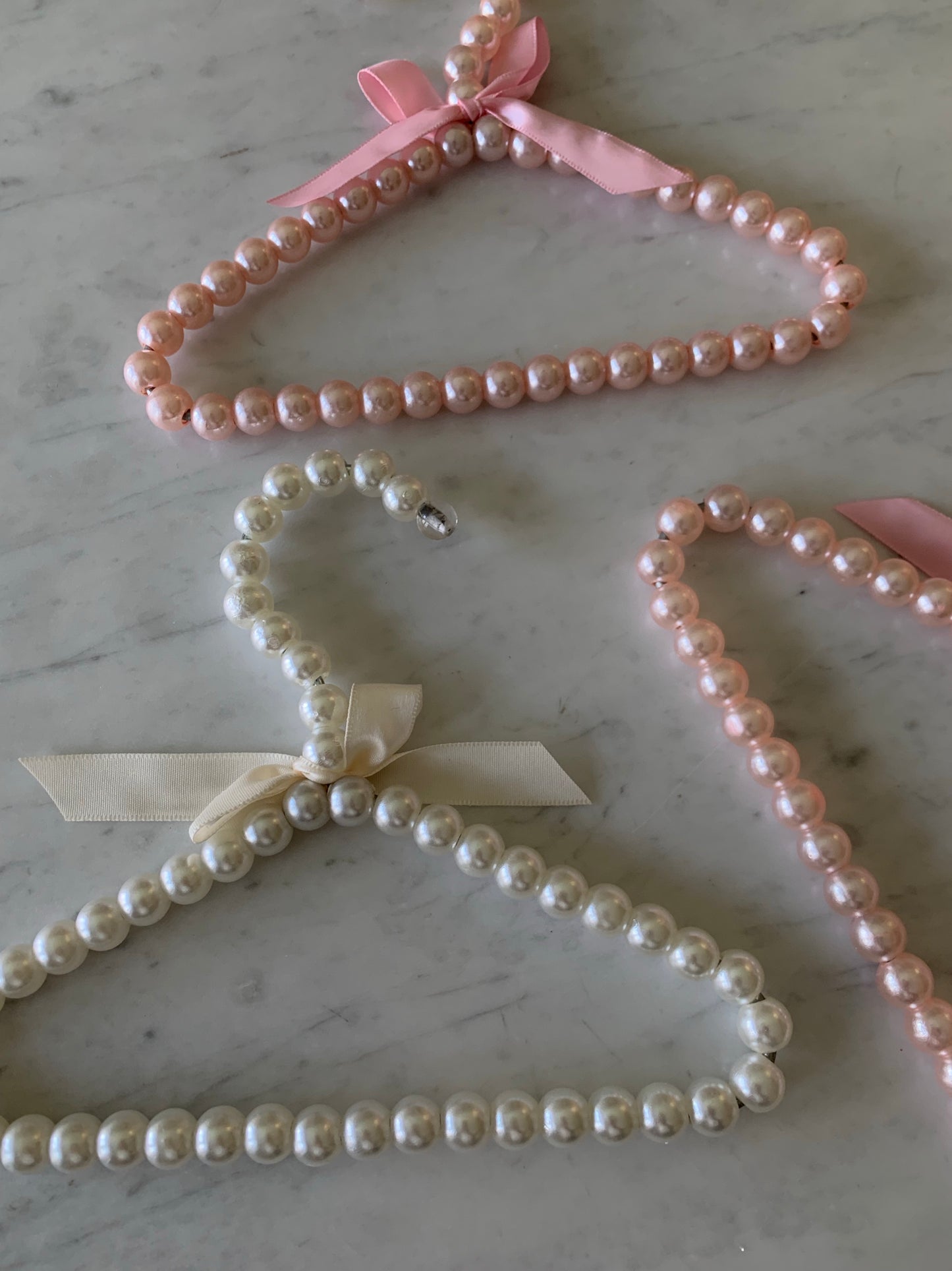 Pearl hanger