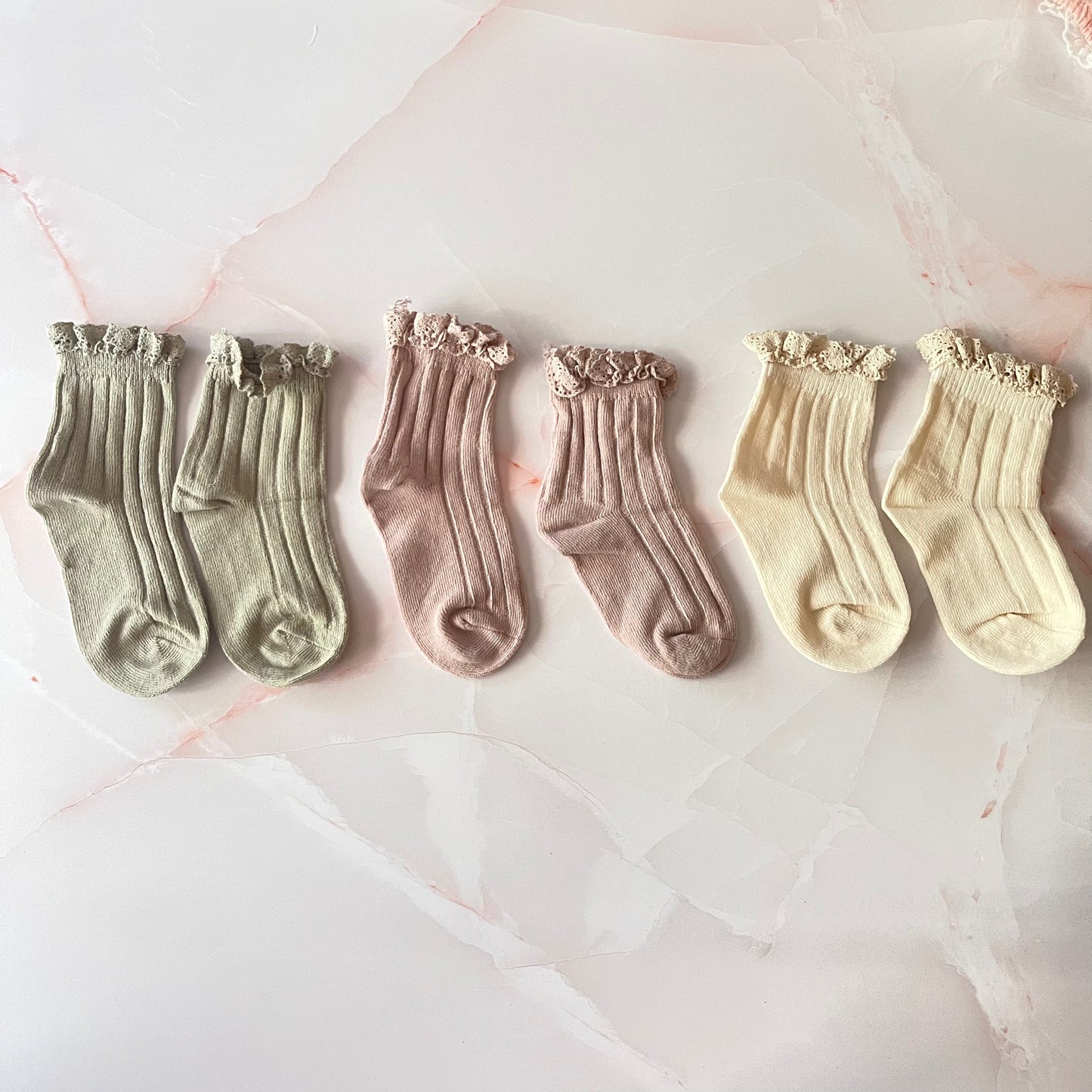 Ribbed Lace Socks