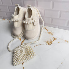 Load image into Gallery viewer, Cream Pearl Winter Shoe
